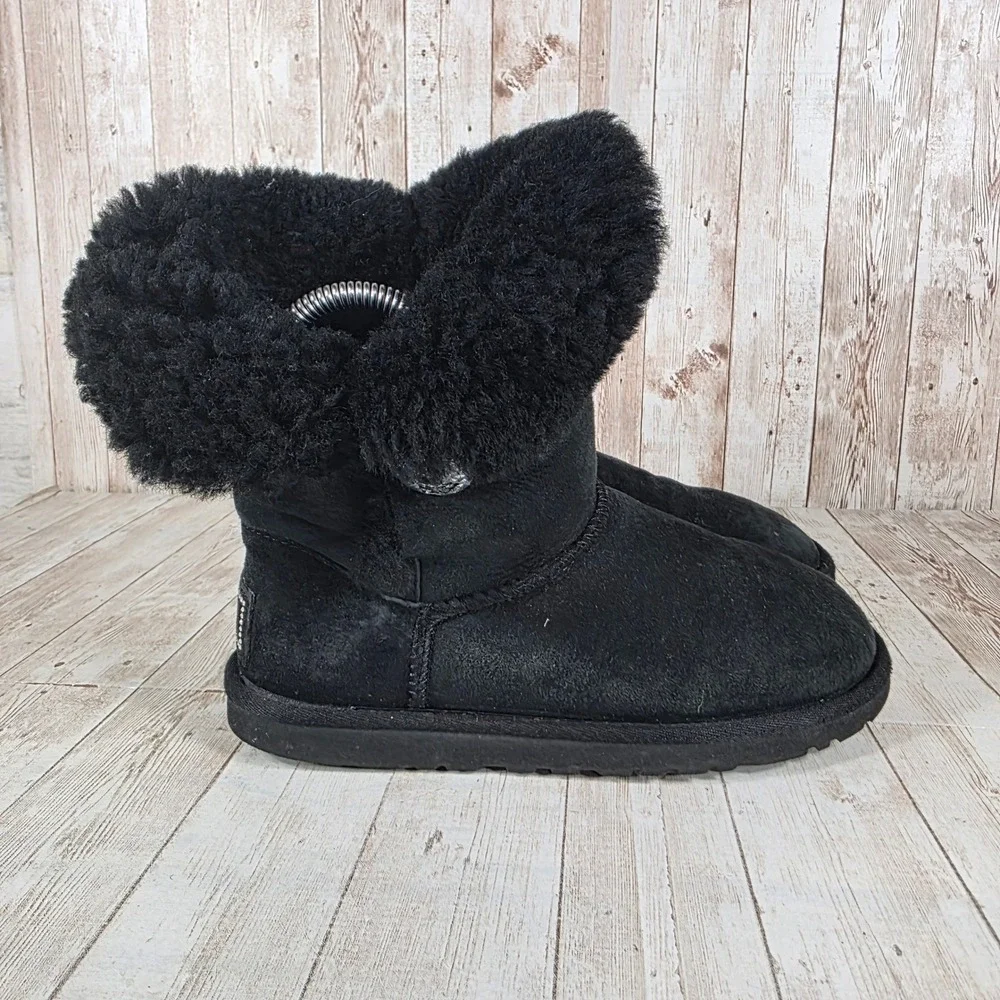 UGG Australia Classic Short Sparkle Button‎ Sheepskin Boots Black Women's Size 5